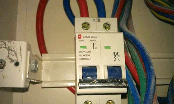漏電保護裝置是造成西安西瑪電機頻繁燒毀的原因。