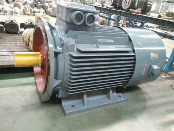 什么原因?qū)е挛靼参鳜斪冾l電機頻率降低？